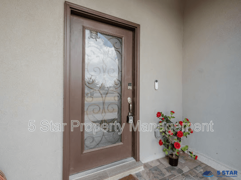 El Paso House: 2233 Mike Price Dr
