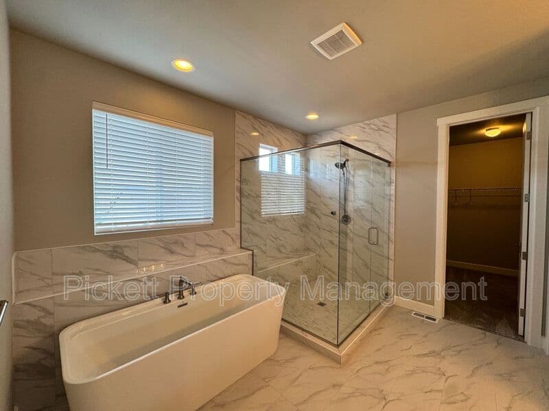 Port Orchard House: 3835 SW Alava Ct