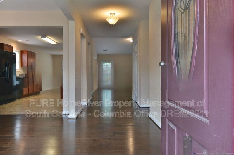 Columbia House: 464 Guard Tower Ln