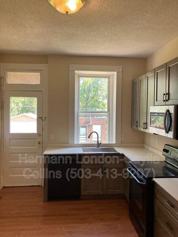 Saint Louis House: 4506 S Grand Blvd
