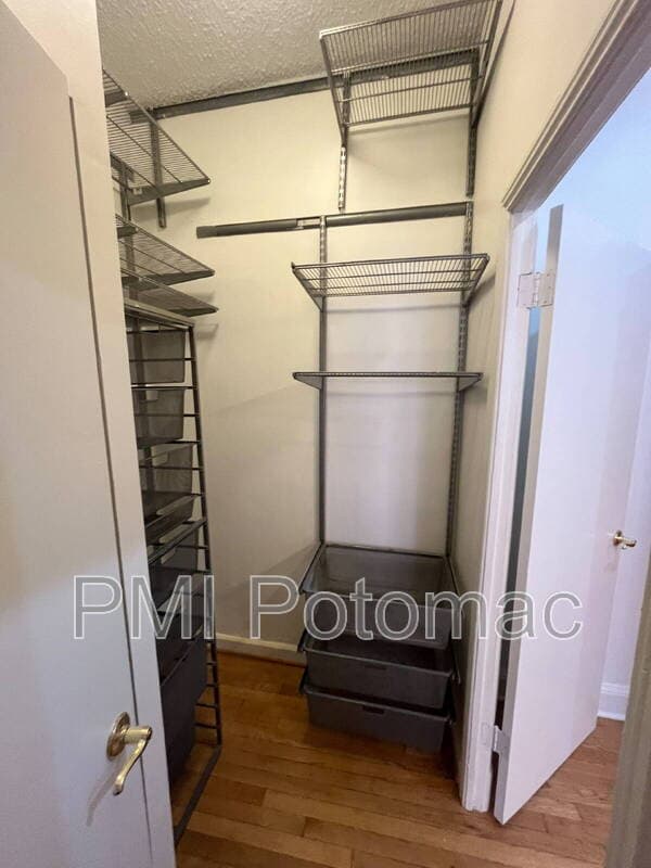 Washington Condo: 1401 Columbia Rd NW