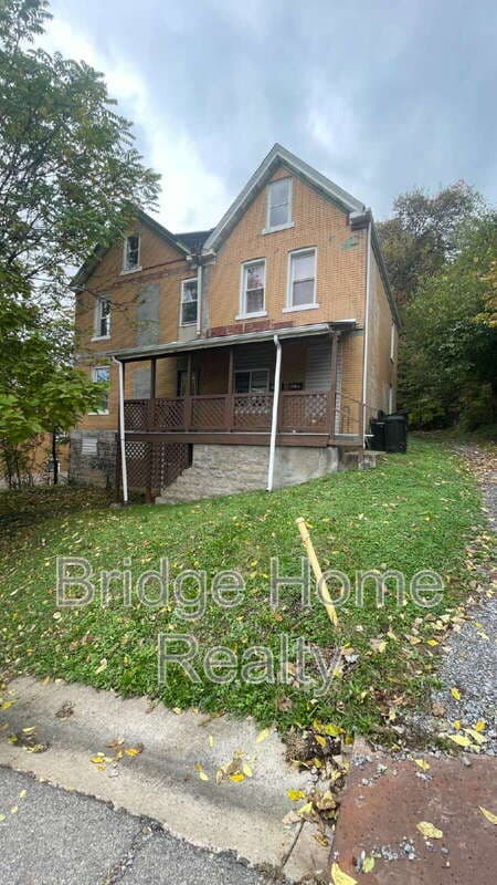 McKees Rocks Condo: 802 13th St