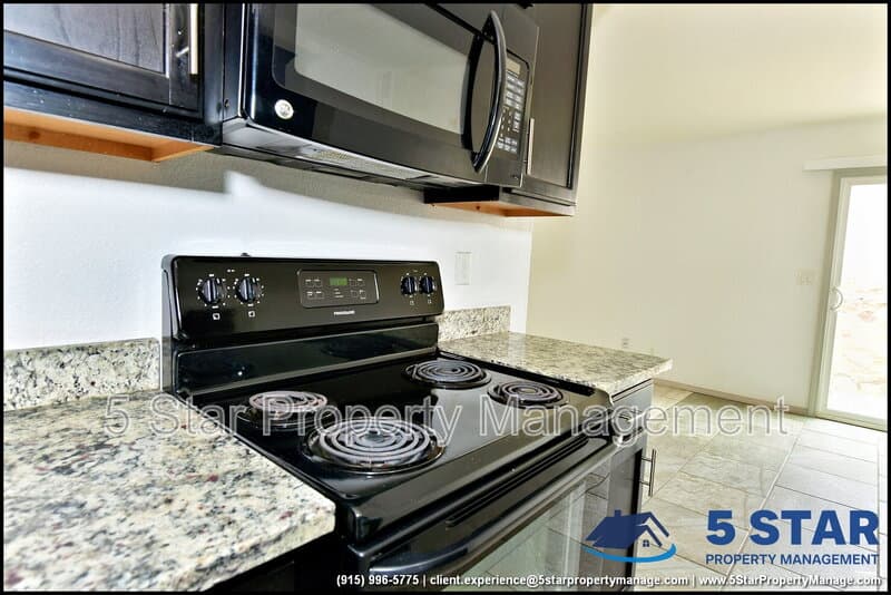 El Paso House: 872 Colbert Shapleigh Place !!