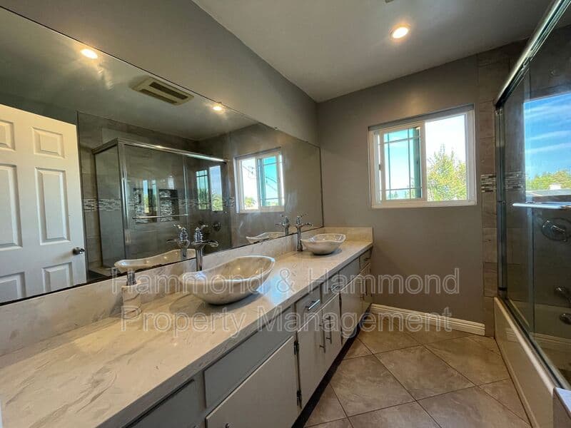 Granada Hills House: 10436 Amestoy Ave.