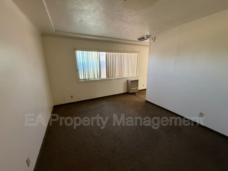 Albuquerque House: 7700 McKnight Ave NE
