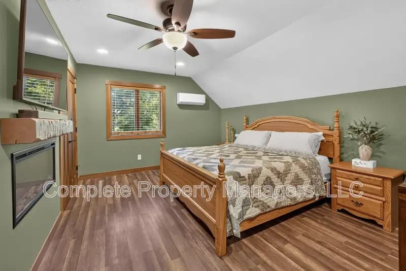 New Richland House: 23619 180th Street