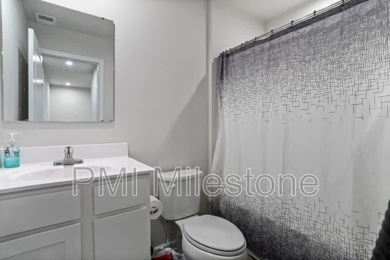 Hedgesville Townhome: 79 Otero Ln