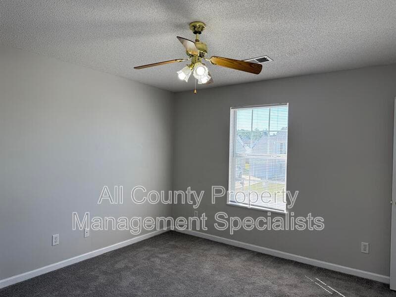 Columbia House: 5 Sterling Ridge Ct
