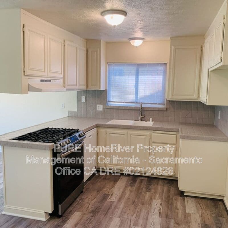 Sacramento House: 5320 Andrea Boulevard
