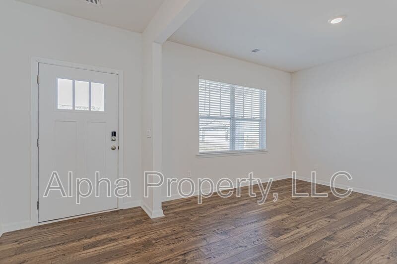 Greer House: 52 Oak Edge Lane
