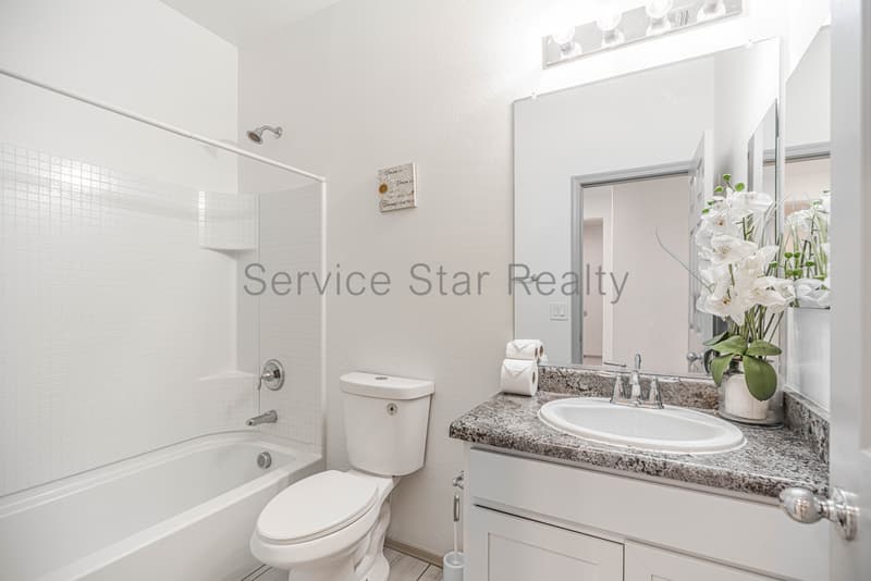Tolleson House: 10426 W Cordes Rd