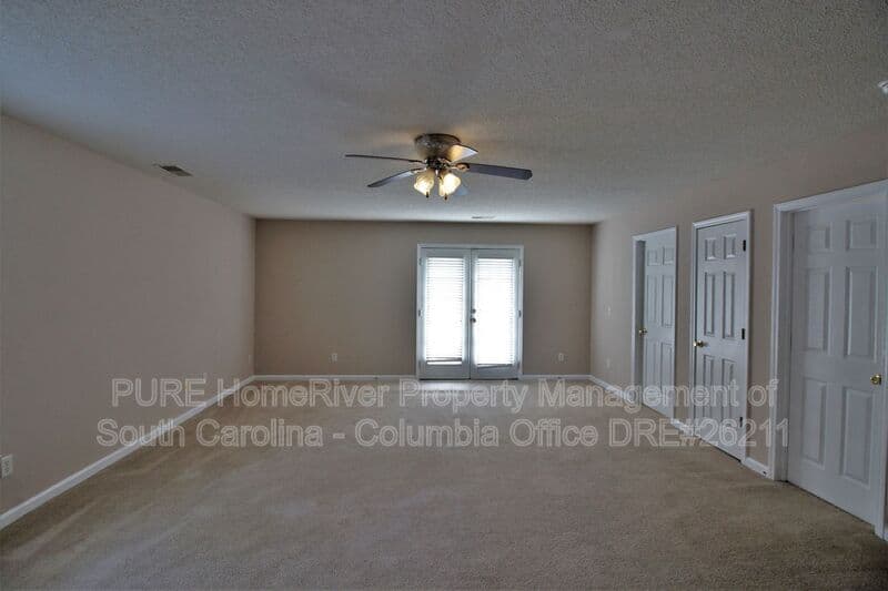 Columbia House: 581 Heron Glen Dr