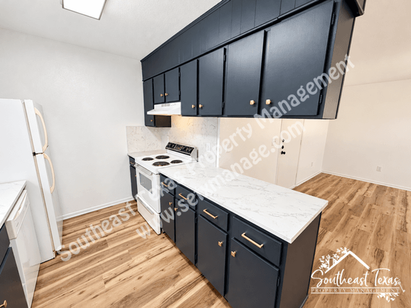 Jasper House: 801 W Gibson St