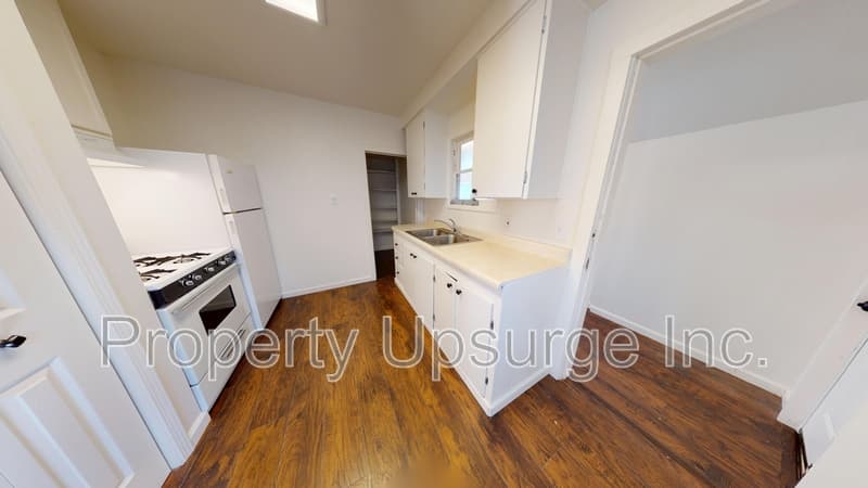 Redding Condo: 1042 West Court Alley