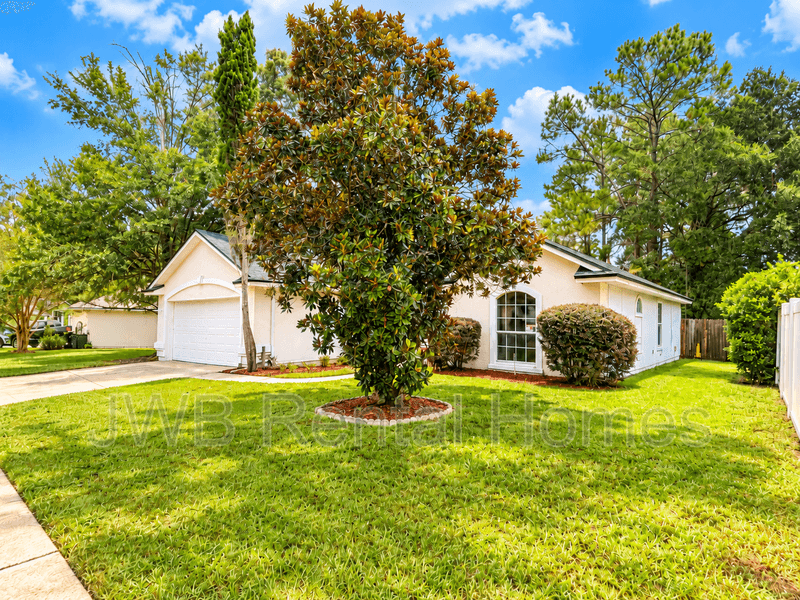 Orange Park House: 383 Turtle Dove Dr