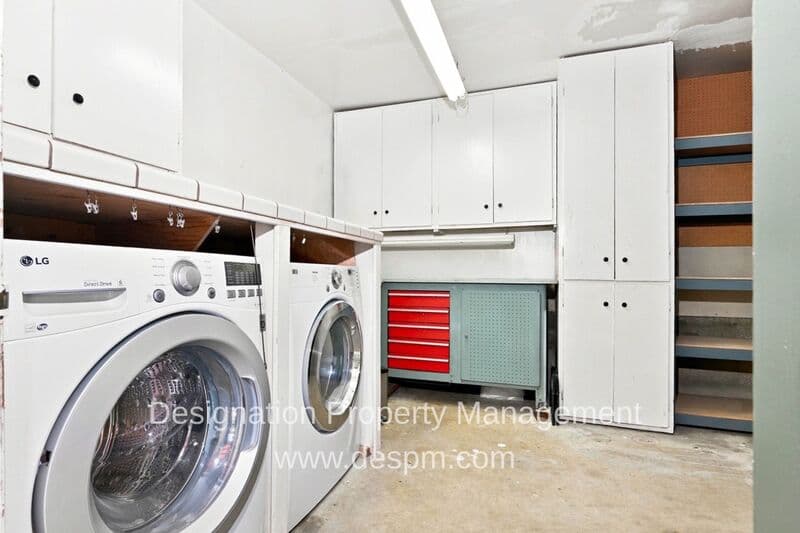 Altadena House: 4395 El Prieto