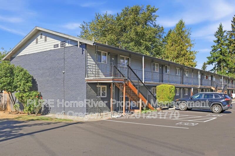 Portland Condo: 18411 E Burnside St