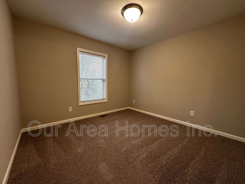 Big Lake House: 595 William St