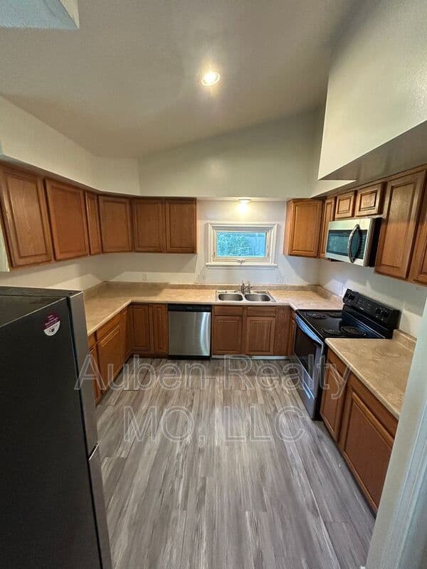Kansas City House: 11301 Herrick Avenue