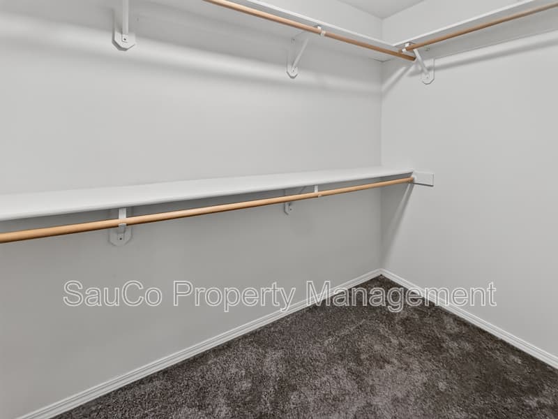 Hillsboro House: 948 SE Elina Ave