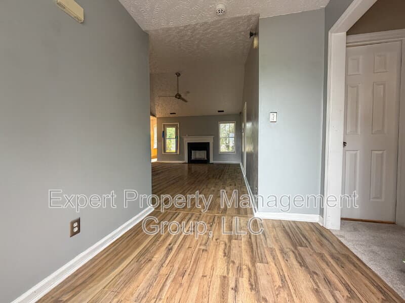 Raeford House: 162 Cavalier Dr