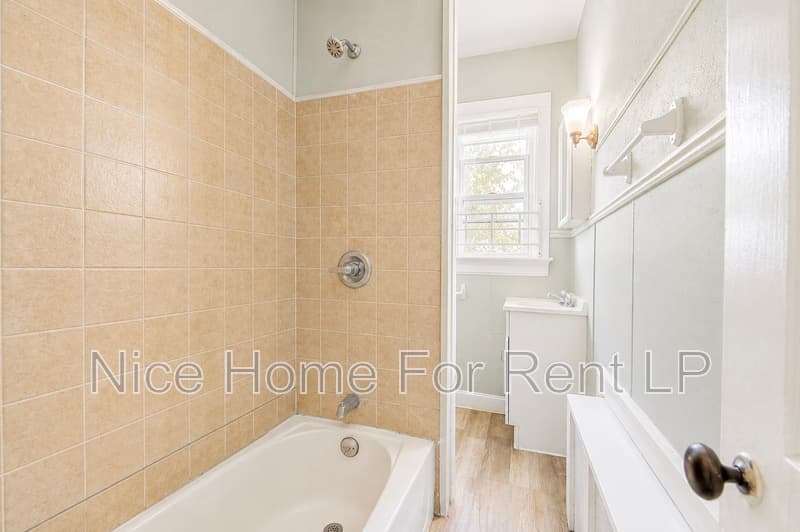 Mount Holly Condo: 112 Garden St, #2