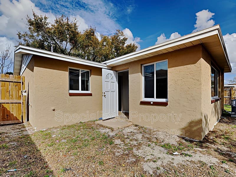 New Port Richey House: 6116 1st Ave