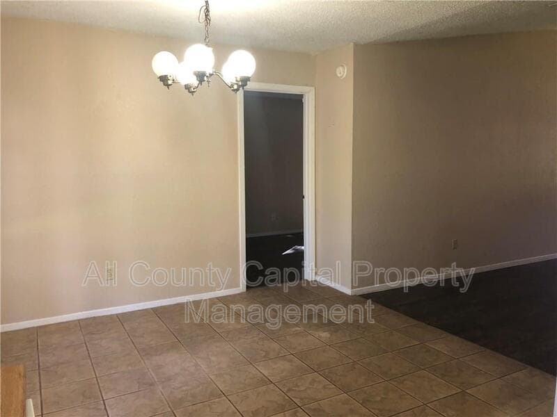 Austin House: 6211 Sunkist Lane,