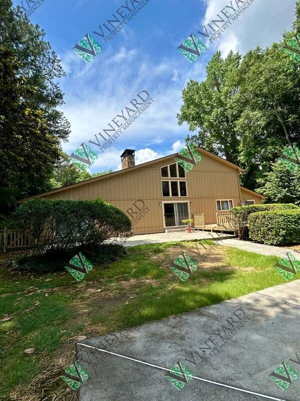 Sandy Springs House: 115 Nesbit Ferry Place
