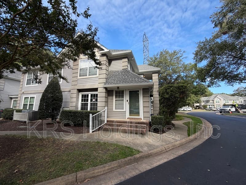 Chesapeake Condo: 910 Rue Marseille