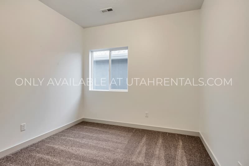 Lehi Townhome: 4442 W 2550 N