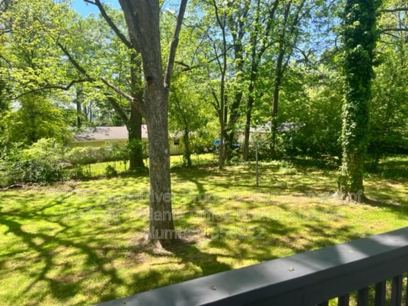 Atlanta House: 1127 Valley View Rd SE