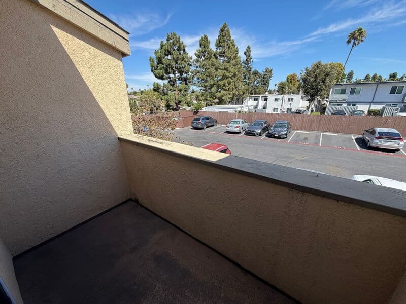 San Diego House: 5402 Balboa Arms