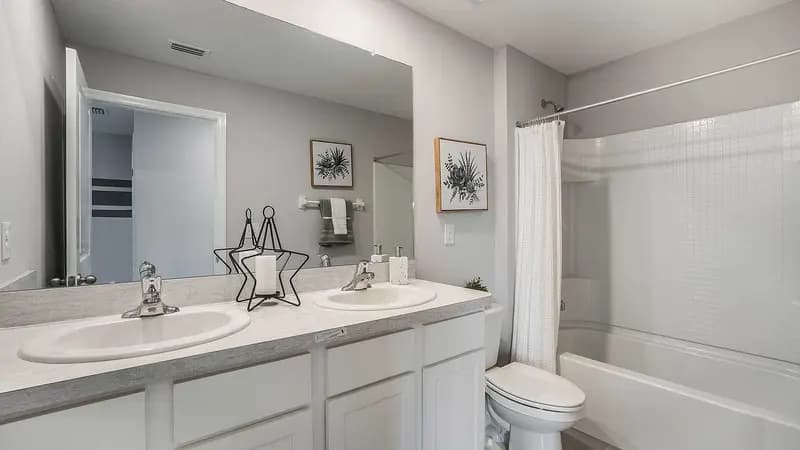 Parrish House: 10215 Charlotte Drive