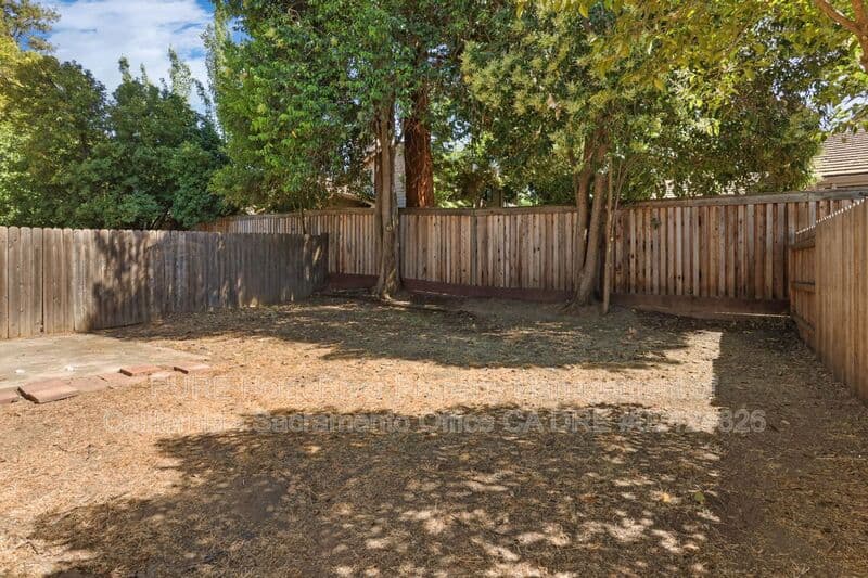 Fair Oaks House: 8128 Deseret Ave