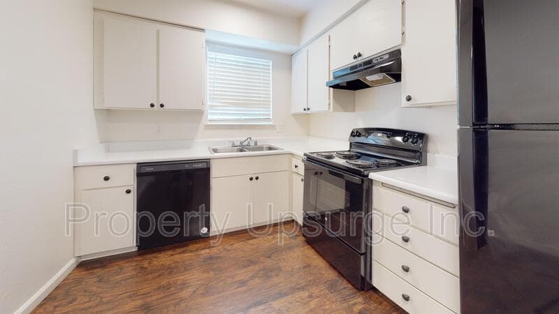 Yuba City Apartment: 330 Bird St