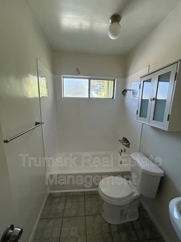 North Hollywood Condo: 5647 Cartwright Ave