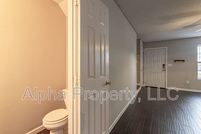 Greer House: 105 Brushy Hollow Ln
