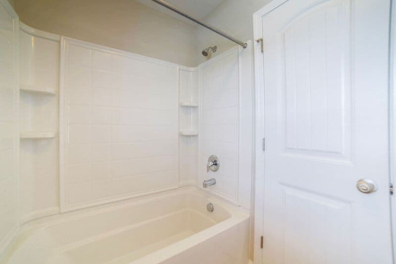 Savannah House: 126 Endicott Dr