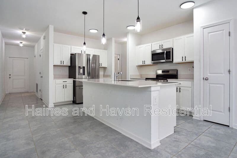 Winter Haven House: 1688 Teagan Ln