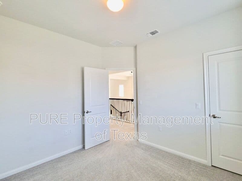 Manor House: 9900 Dalliance Ln