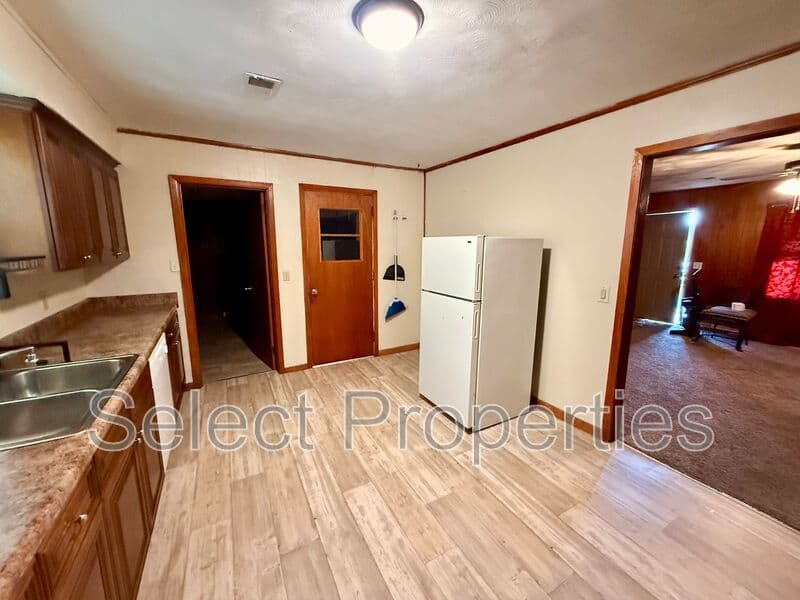 Jonesboro House: 2103 Brazos