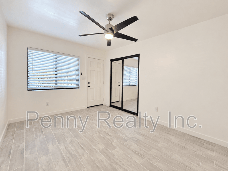 San Diego House: 3989 Haines St