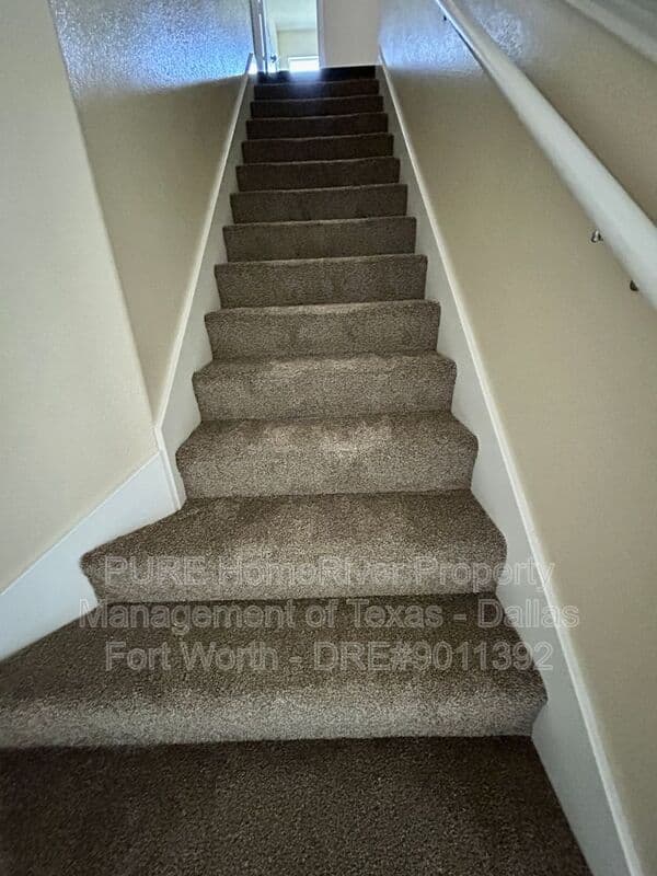 Haslet House: 809 San Miguel Trl