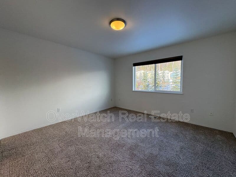 Eagle River House: 20332 Glacier Park Circle