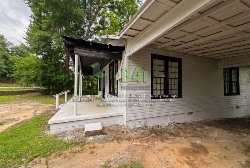 Milledgeville House: 1645 Vinson Hwy