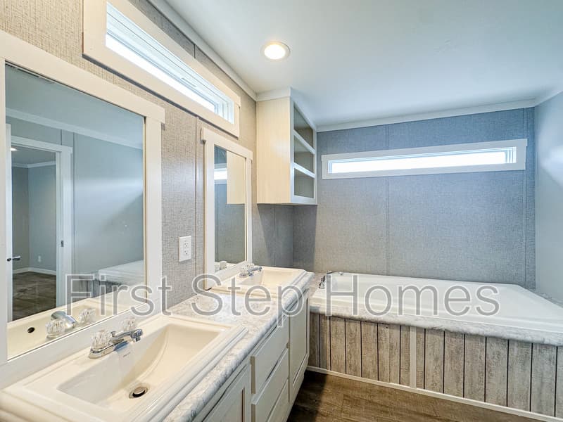 Tyler House: 1007 Conchas St