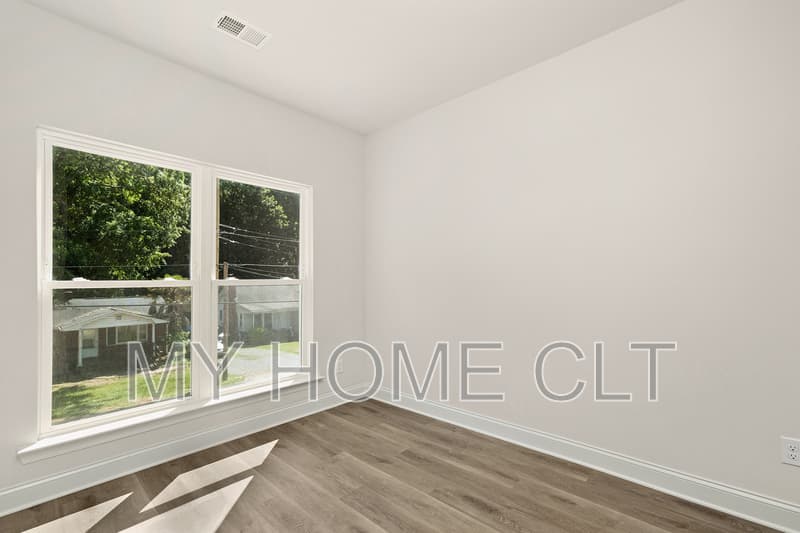 Charlotte Townhome: 2309 Ellen Avenue