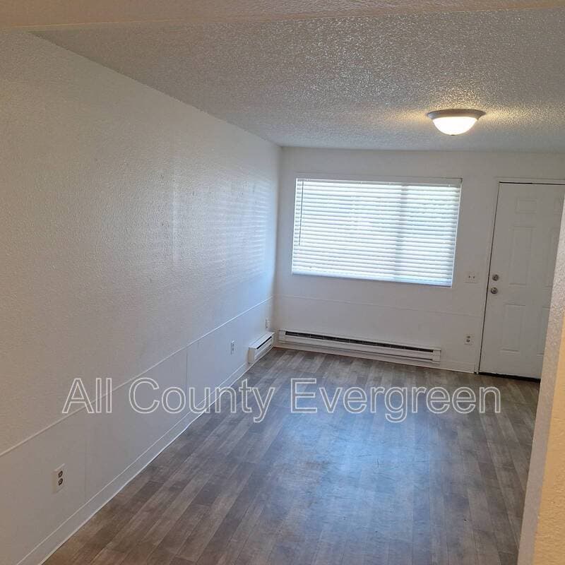 Auburn Condo: 420 23rd St SE