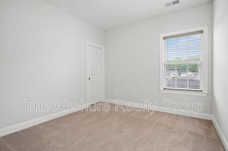 Angier House: 121 Barnwell Loop